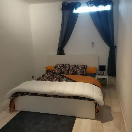 Cosy,calme A 2 Pas Du Centre De מונבריסון