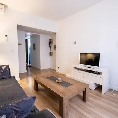 Cosy,calme A 2 Pas Du Centre De Apartment *